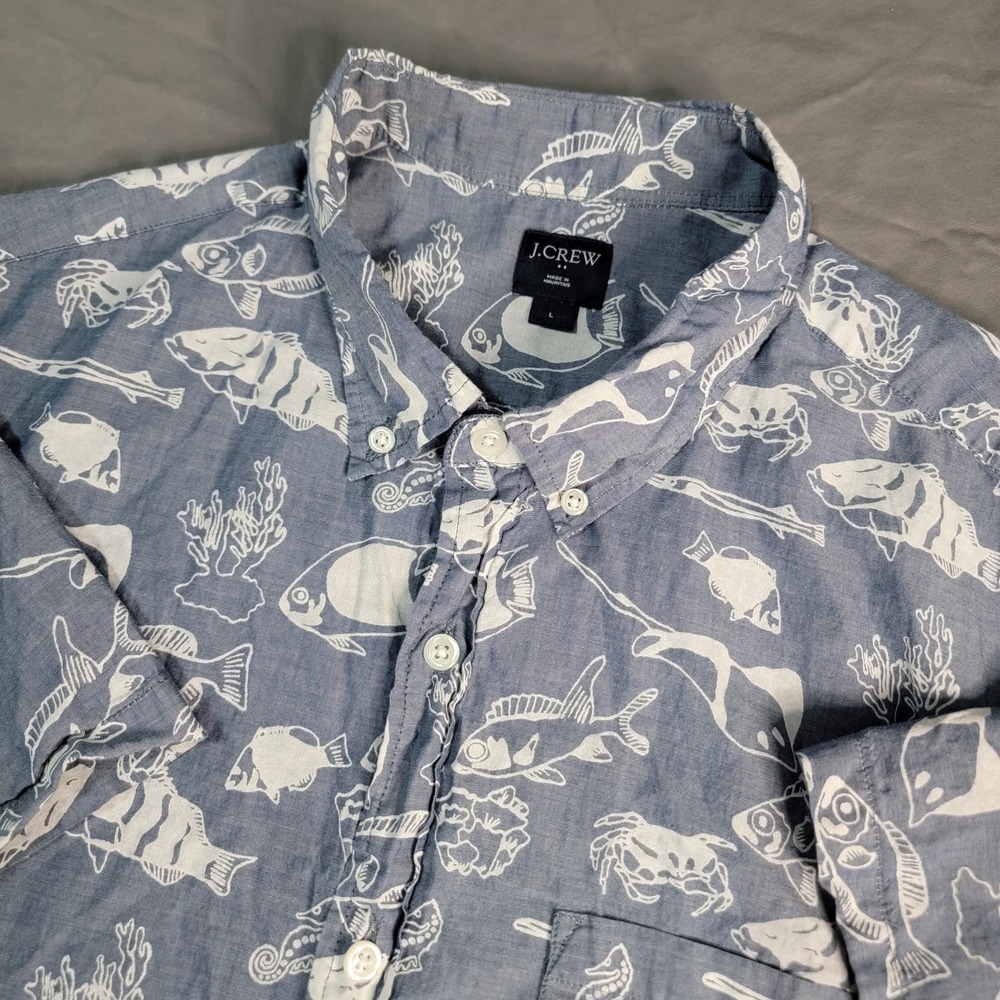 J. Crew Button Down Shirt Men's Large Blue Fish All Over Print Short Sleeve